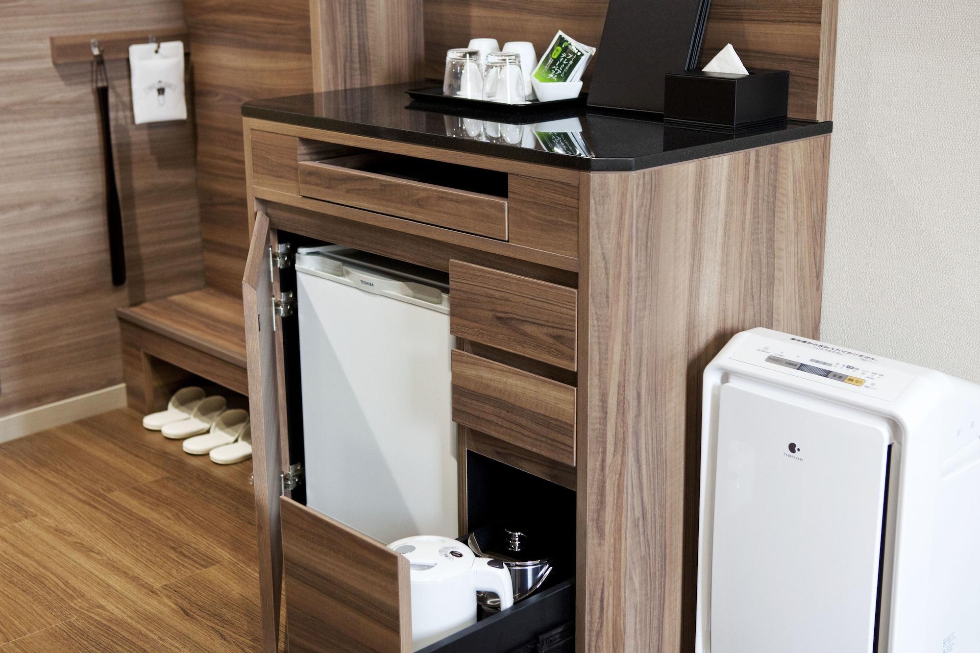 Hotel Almont Kenchomae 3*